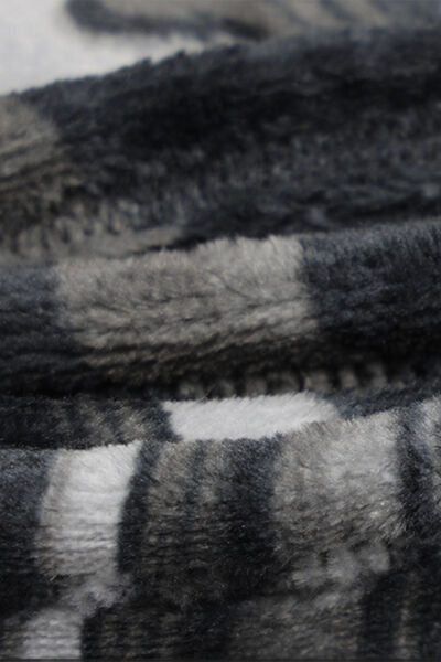Cuddley Fleece Decorative Throw Blanket - Fashion Girl Online Store