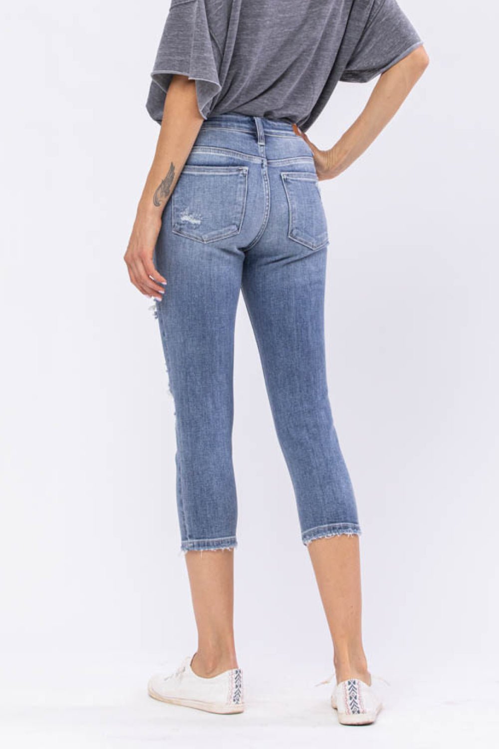 Judy Blue Wren Full Size Distressed Mid-Rise Denim Capri - Fashion Girl Online Store